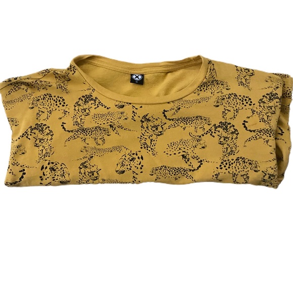 Yellow cheetah urban circle x crop sweater. - Picture 2 of 3
